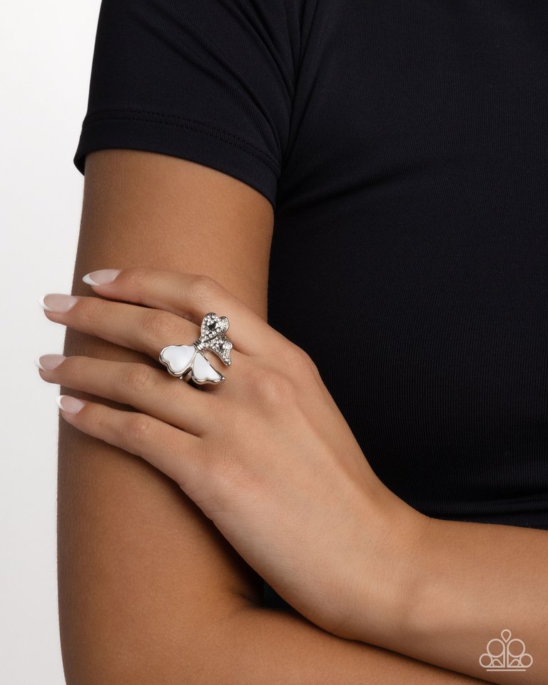 BOW-stopper - White - Paparazzi Ring Image