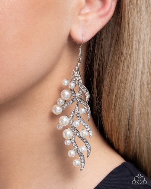 Flourishing Fancy - Paparazzi Earring Image