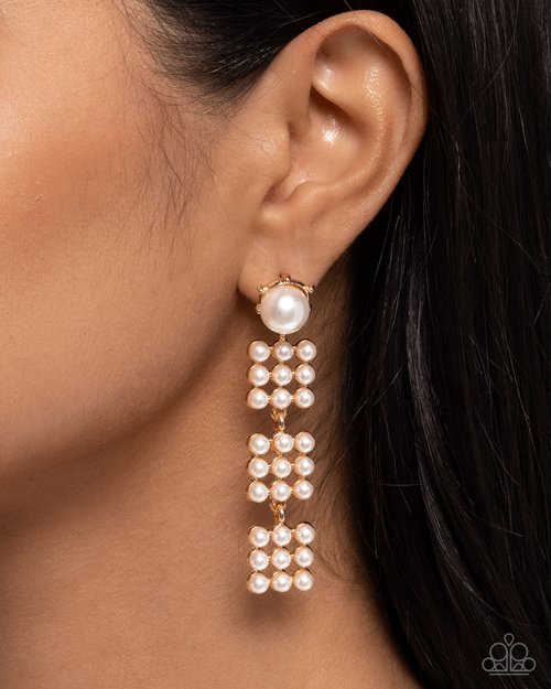 Pearl Pastime - Gold - Paparazzi Earring Image