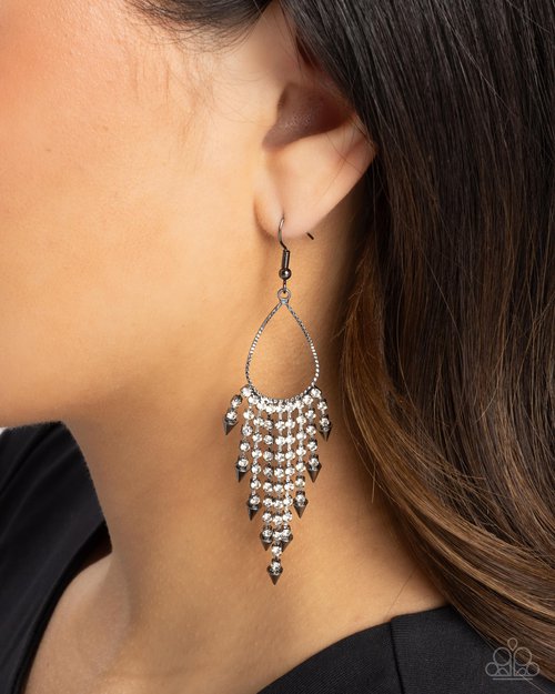 Sharp Streaming - Paparazzi Earring Image