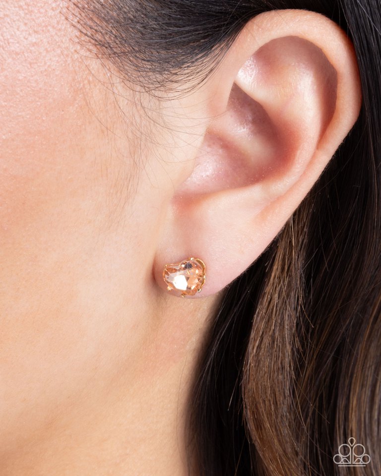 Sweetheart Stunner - Gold - Paparazzi Earring Image