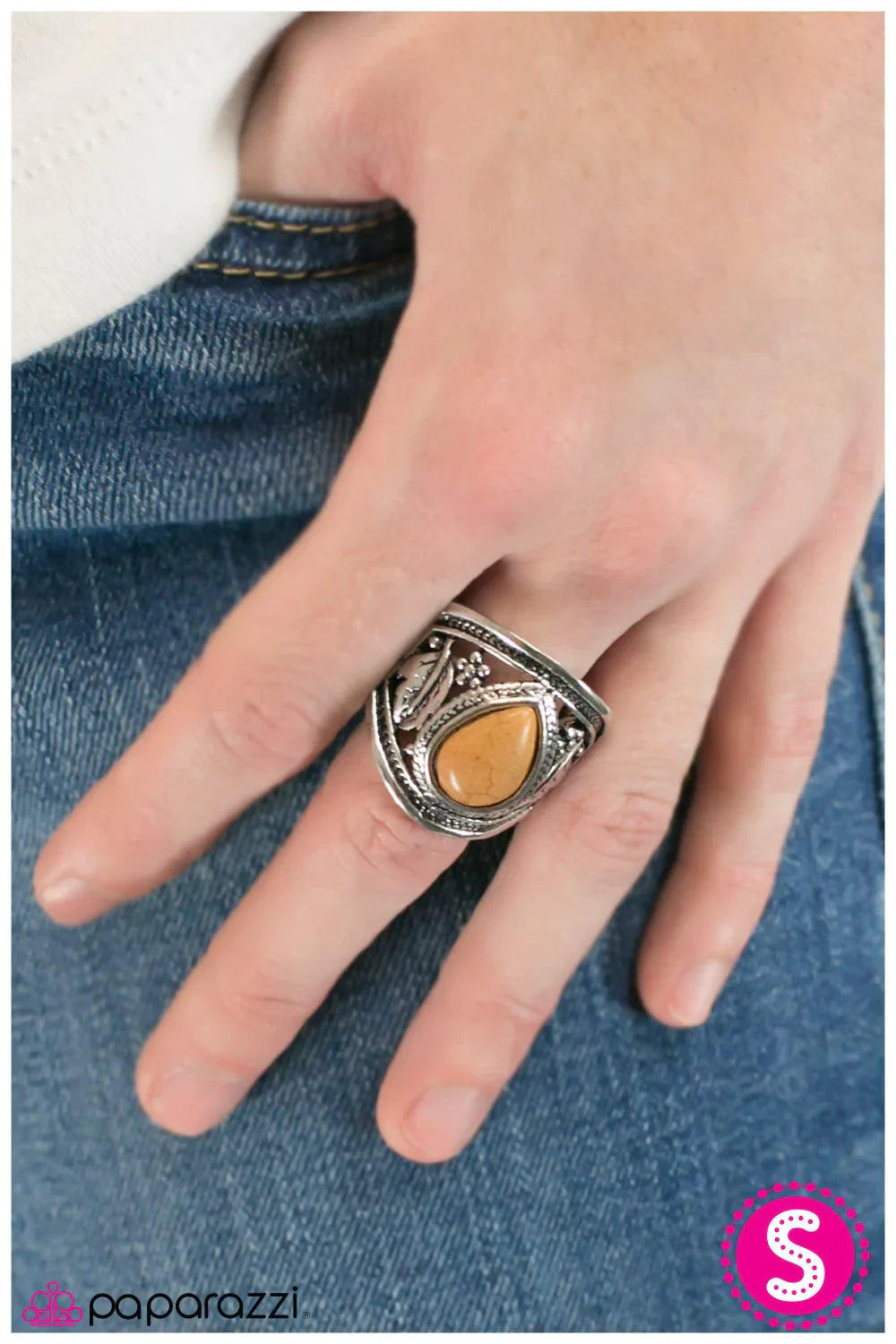 Paparazzi Ring ~ LEAF Me Alone  - Yellow