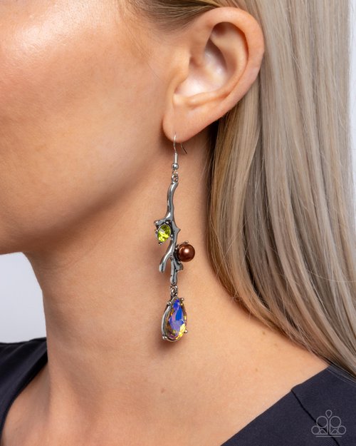 Glitzy Giveaway - Paparazzi Earring Image