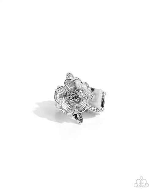 Floral Fact - Paparazzi Ring Image