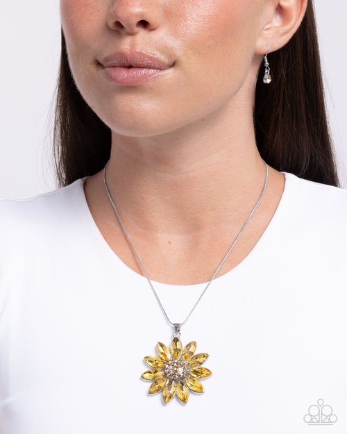 Fortunate Floral - Paparazzi Necklace Image