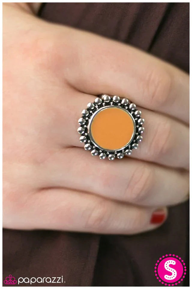 Paparazzi Ring ~ Presentation Is Everything - Yellow