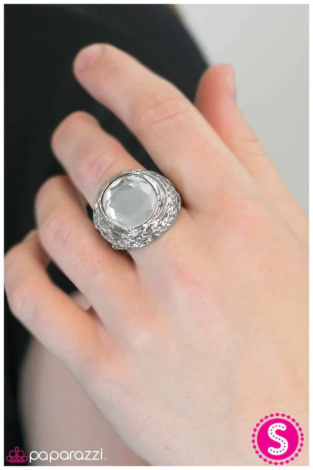 Paparazzi Ring ~ Did Somebody Say Sparkle? - White