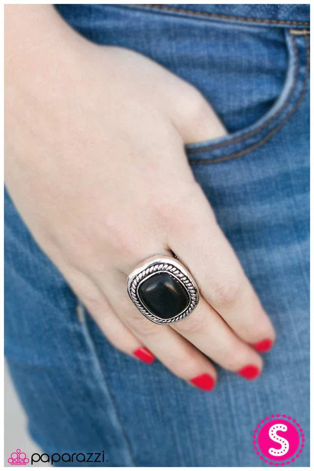 Paparazzi Ring ~ YEEHAW! - Black