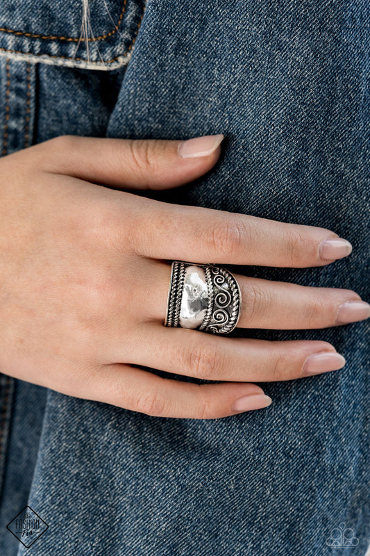 Paparazzi Ring Fashion Fix Dec 2020 ~ Texture Tantrum - Silver