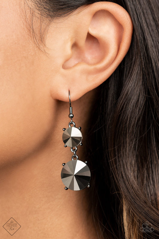 Paparazzi Earrings ~ Sizzling Showcase - Black