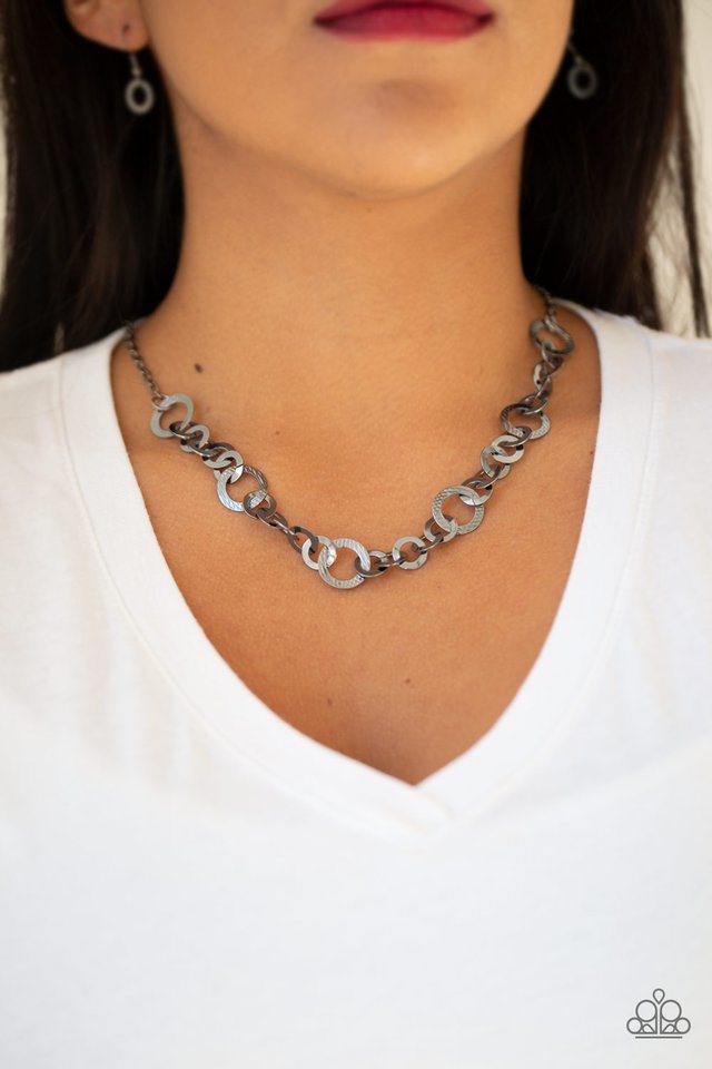 Paparazzi Necklace ~ Move It On Over - Black