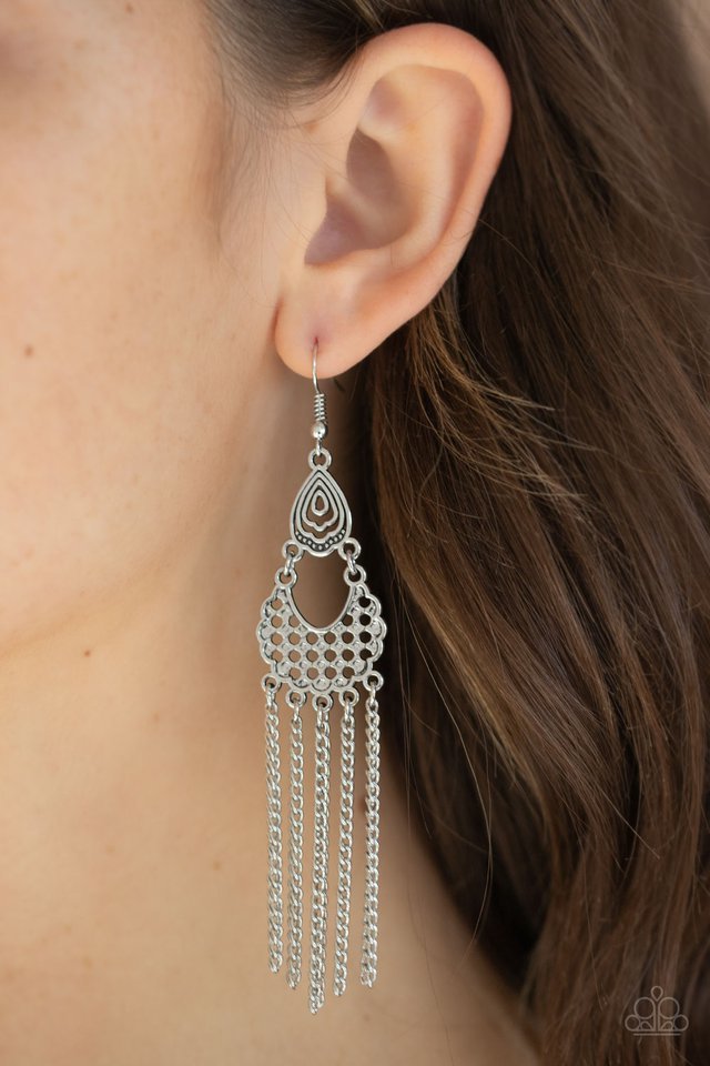 Paparazzi Earring ~ Insane Chain - Silver