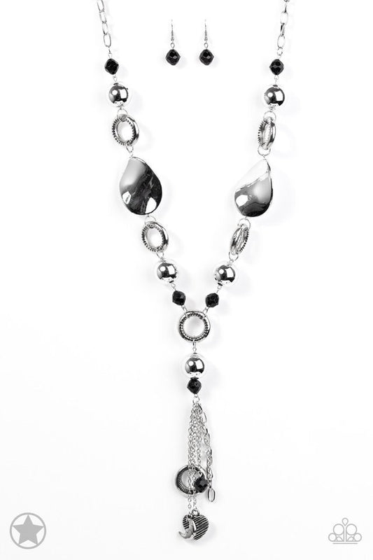 Paparazzi Blockbuster Necklace - Total Eclipse Of the Heart - Silver