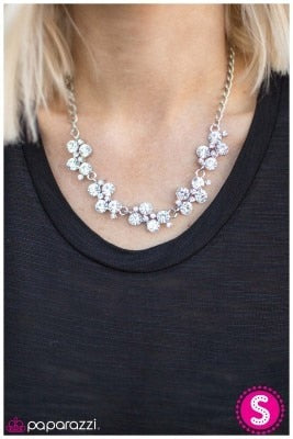 Paparazzi Blockbuster Necklace - Hollywood Hills - white