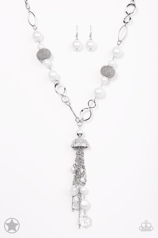 Paparazzi Blockbuster Necklace - Designated Diva - White