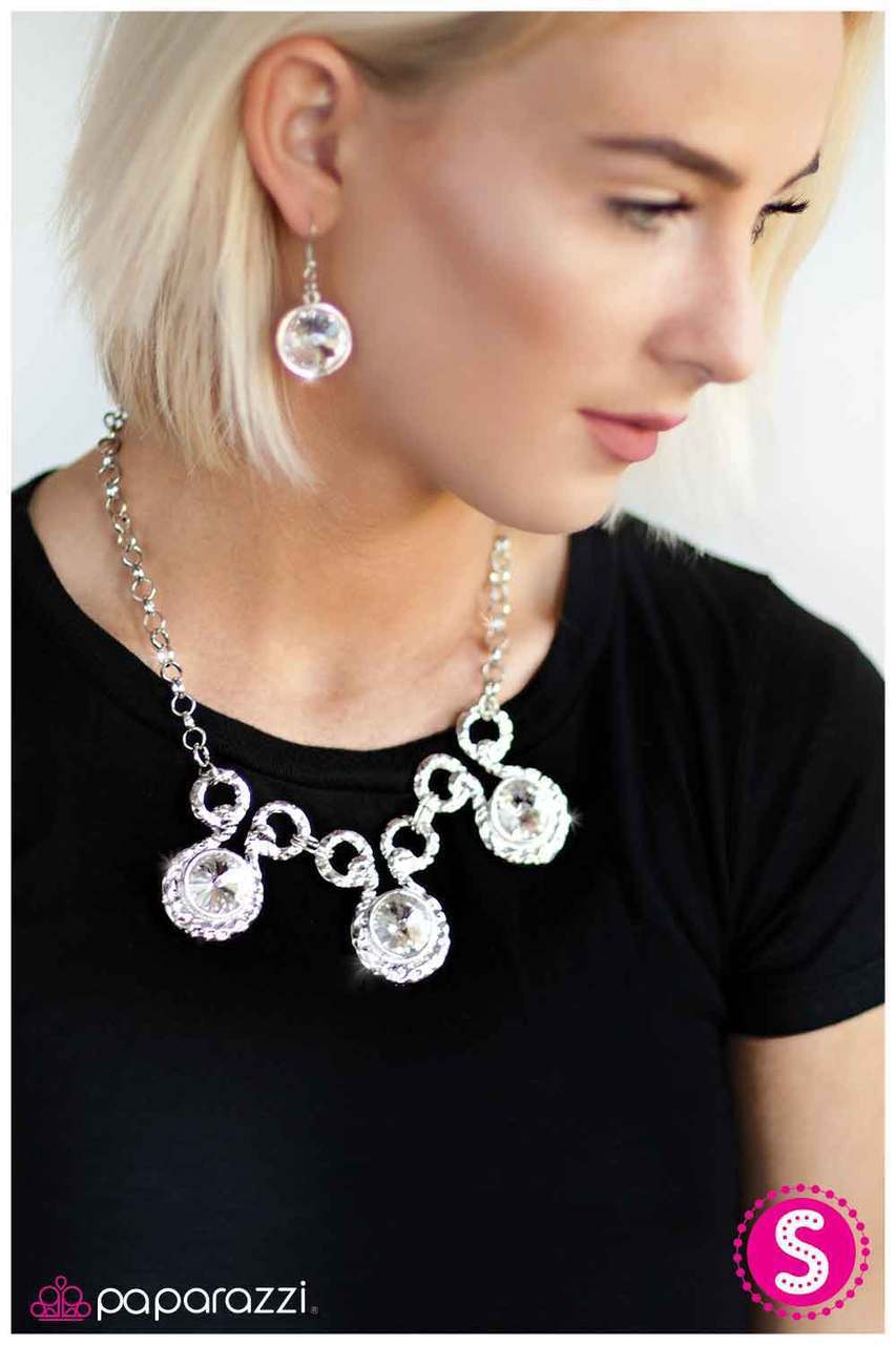 Paparazzi Blockbuster Necklace - Hypnotized - Silver White